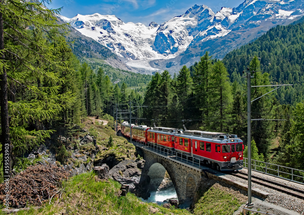 Fototapeta premium Bernina Red Train - Szwajcaria