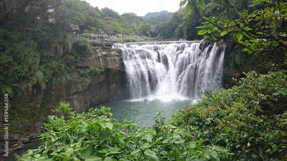 Fototapeta premium shifen waterfall