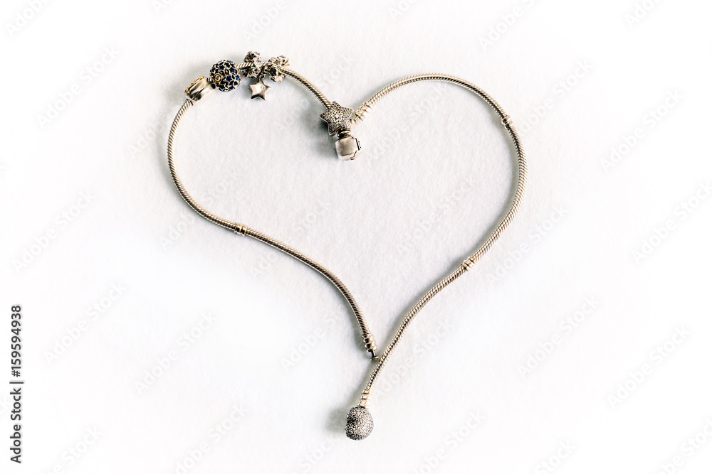 Women's jewelry, the symbol of the heart Women's jewelry, the symbol of the heart