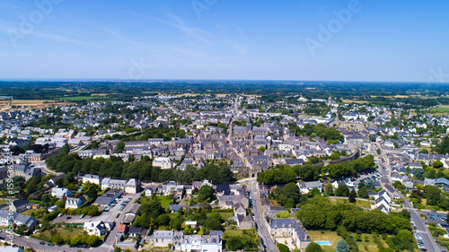 Photographie aérienne de la ville fortifiée de Guérande en Loire Atlantique photo