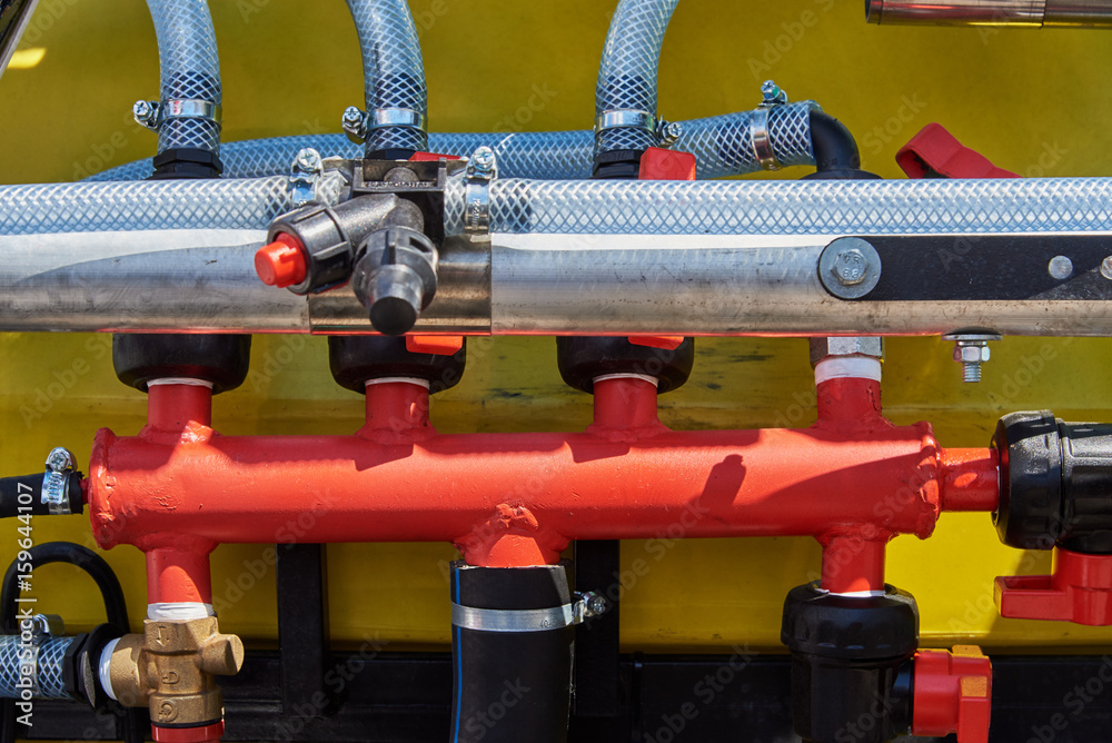 Hydraulic mechanism for controlling the power components of the seeder