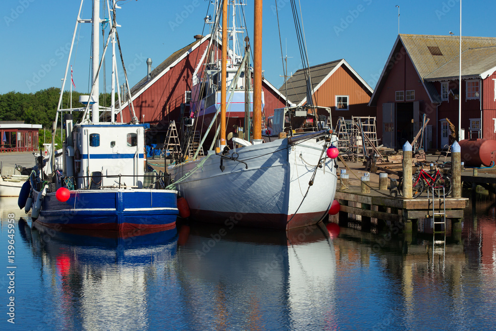 Φωτογραφία harbor with fishing boats at the north of Denmark