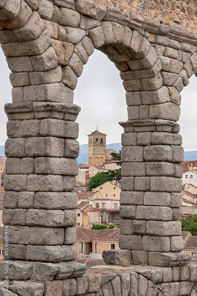 monumentos de la ciudad de Segovia, acueducto romano, España