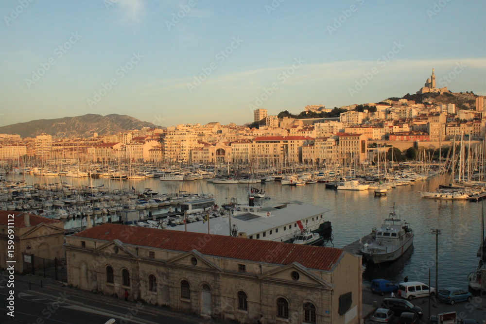 Zauberhaftes Marseille im Abendlicht