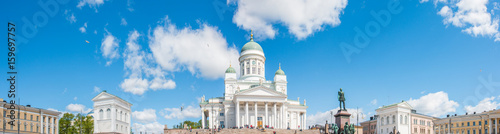 Dom von Helsinki (Helsingin tuomiokirkko / Suurkirkko) und Alexander II Denkmal  Uusimaa Finnland photo