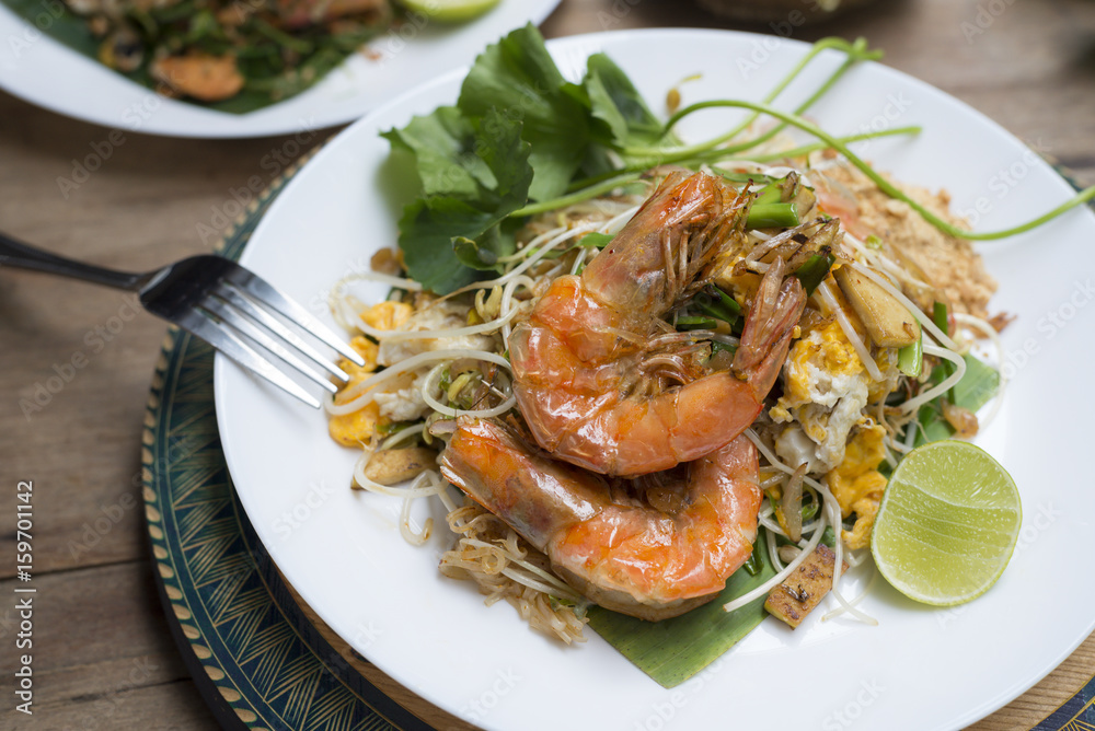 Food series: Pad-Thai with prawns, Famous Thai food Food series: Pad-Thai with prawns, Famous Thai food
