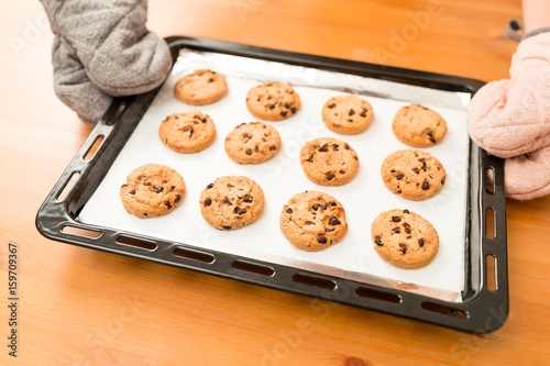 Fotografie Baked chocolate cookies from oven