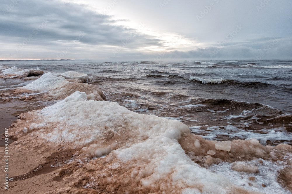 Fototapeta premium The Baltic Sea on a cold winter evening