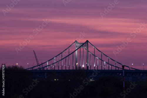 Fototapeta Naklejka Na Ścianę i Meble -  Rheinbrücke bei Sonnenuntergang