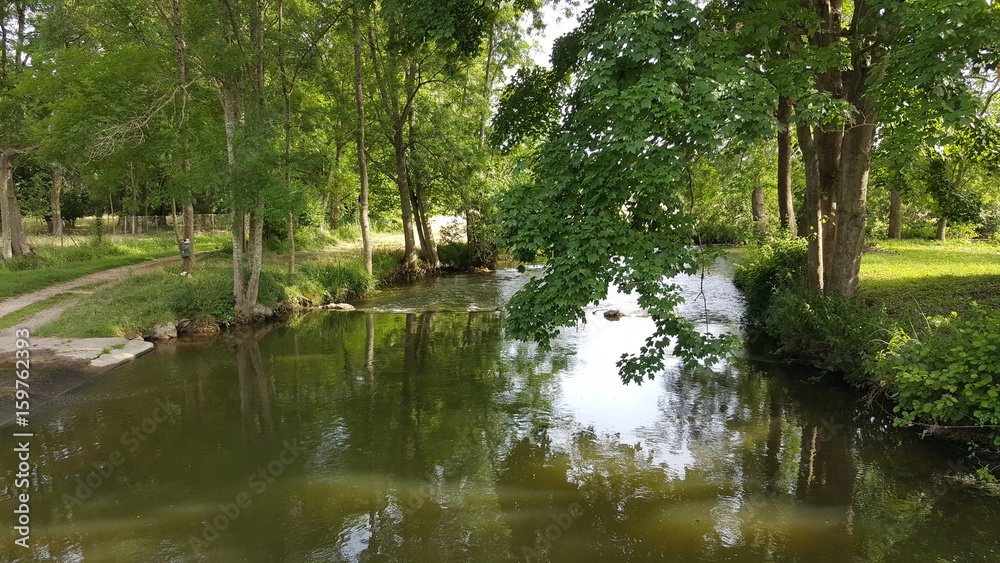 au bord de leau au bord de leau