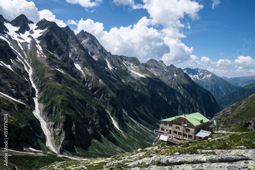 Hütte im Hochgebirge