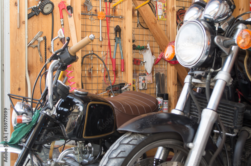Obraz premium ガレージ バイク