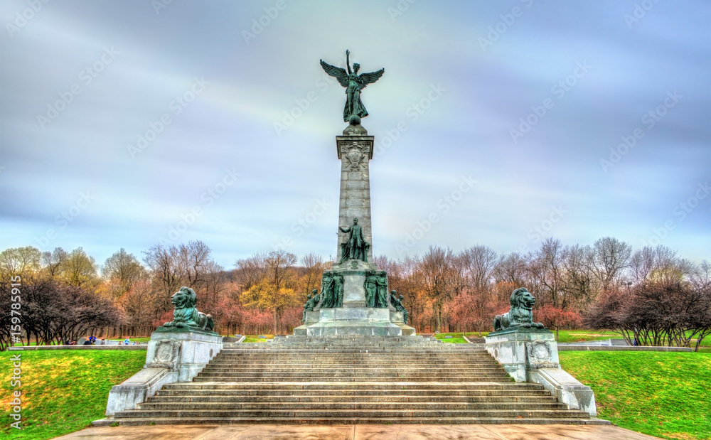 Fototapeta premium Sir George Etienne Cartier Monument at Mount Royal in Montreal, Canada