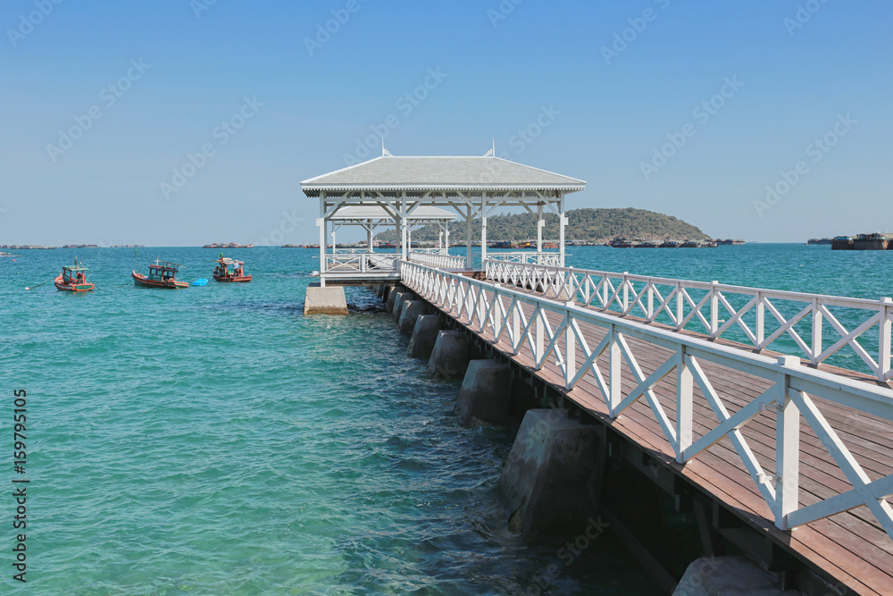 Asadang Bridge of Koh Si Chang important places and popular tourist destinations. Asadang Bridge of Koh Si Chang important places and popular tourist destinations.