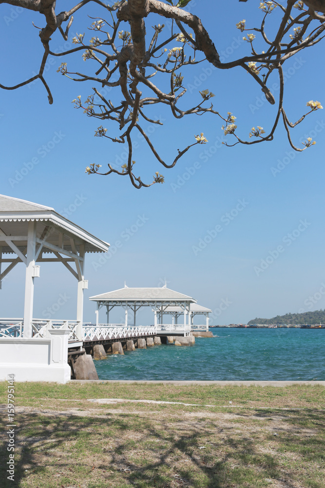 Asadang Bridge of Koh Si Chang important places and popular tourist destinations. Asadang Bridge of Koh Si Chang important places and popular tourist destinations.