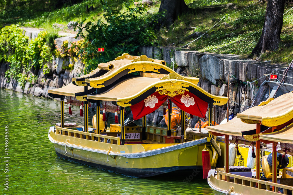 Obraz premium 大阪城の観光船