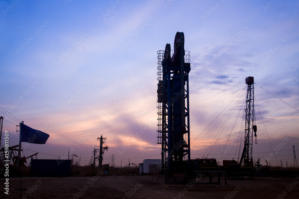 The silhouette of tower type pumping unit