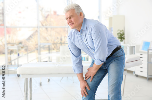 Senior man suffering from p...