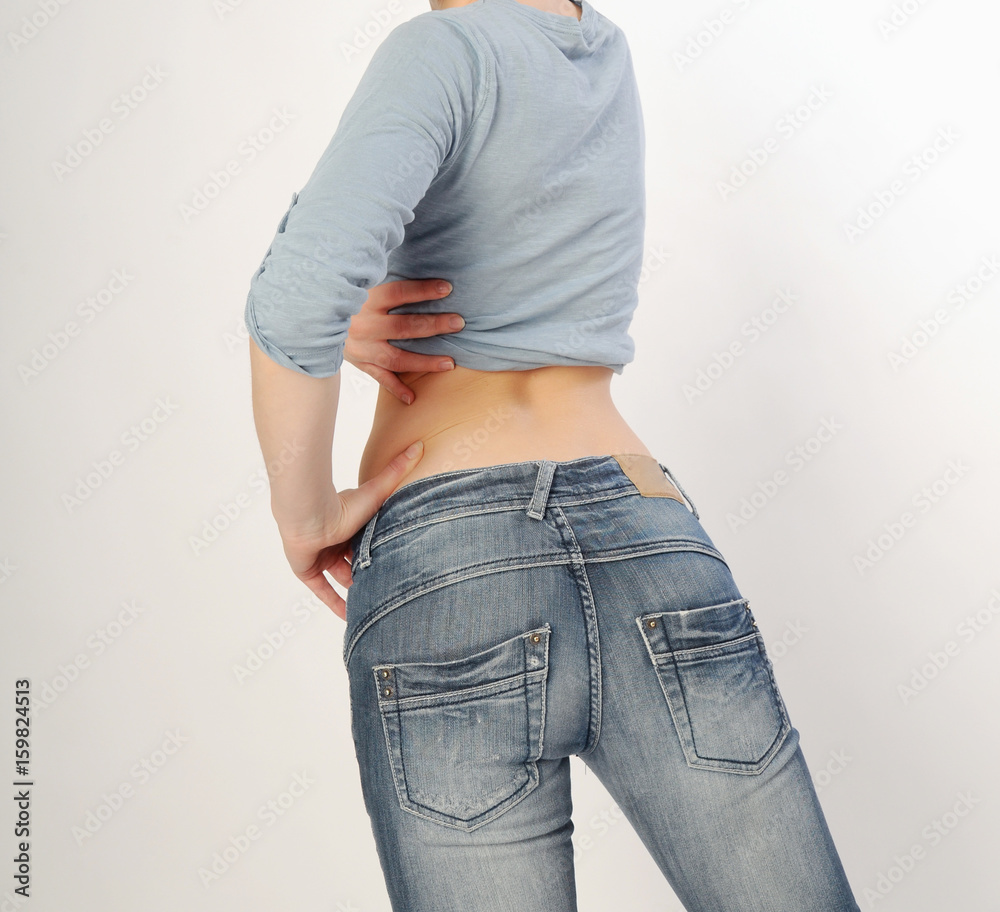 frau beim ausziehen / strip StockFoto Adobe Stock