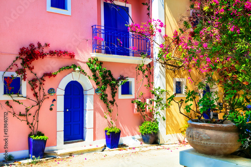 Colorful Greece series - charming streets of Assos village in Kefalonica © Freesurf