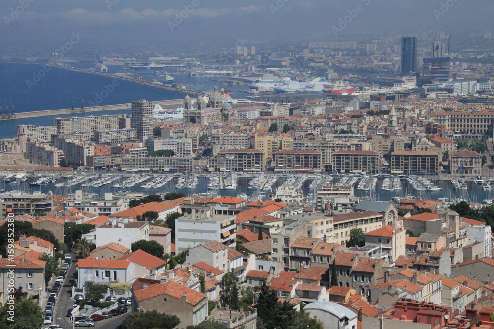 Marseille / Blick auf den Stadtkern um den Altem Hafen