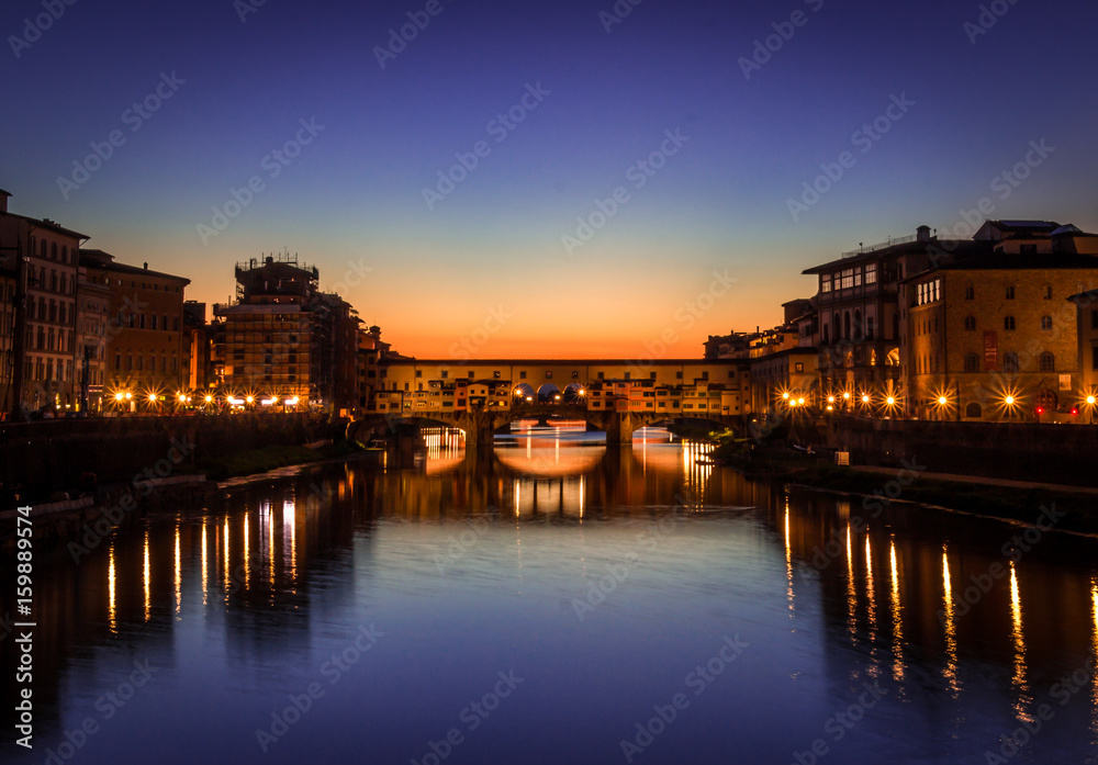 Ponte Veccio bei Nacht - Brücke über den Arno in Florenz