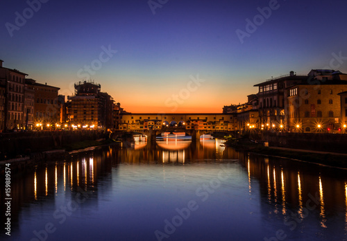Ponte Veccio bei Nacht - Br  cke   ber den Arno in Florenz