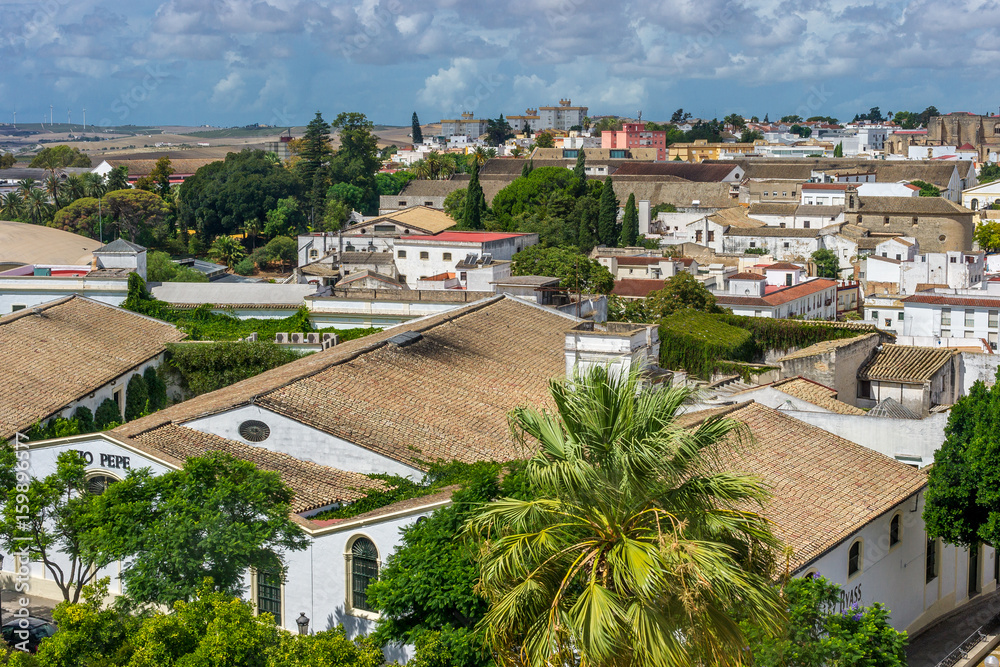 Über den Dächern der andalusischen Stadt Jerez de la Frontera