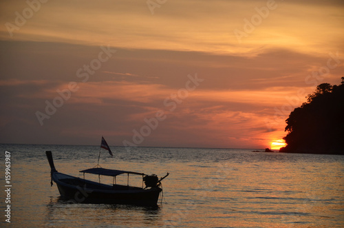 Thailand sunset from the beach © Jaione