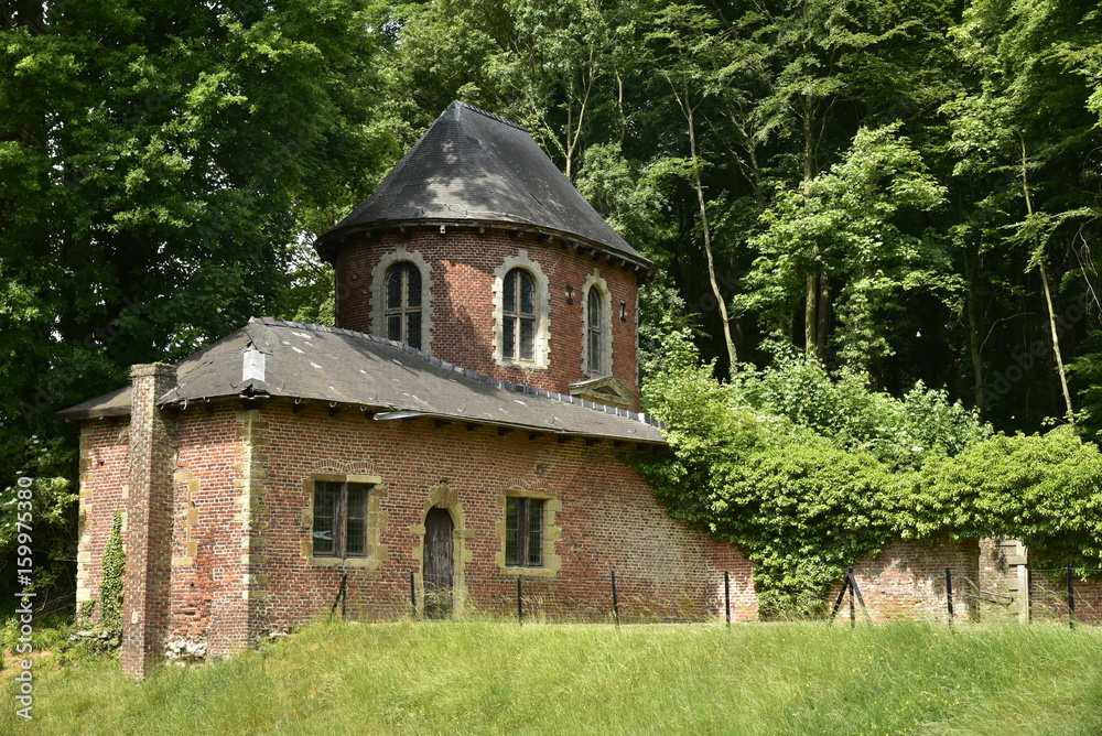 La chapelle St-Gertrude en pleine nature au domaine du château de Gaasbeek ,près de Bruxelles