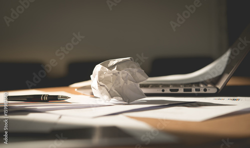 Obraz na plátně The paper was crumpled on the desk, it does not work out, a lot of stress and an