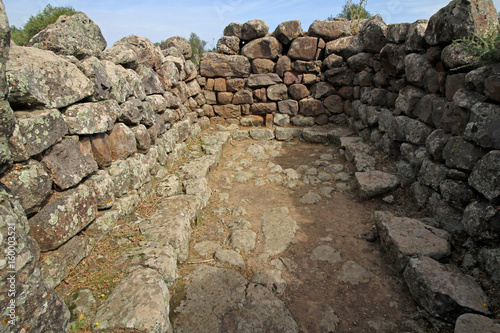 edificio sacro; sito nuragico di Serra Orrios presso Dorgali (Nuoro, Sardegna)