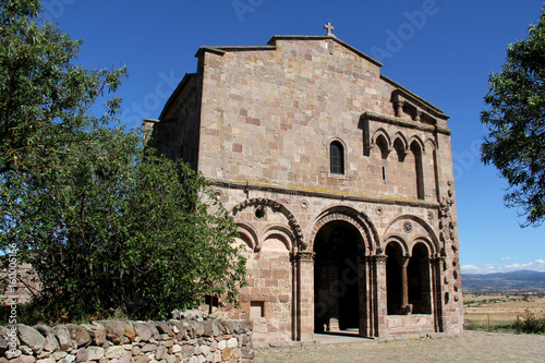 facciata della chiesa romanica di Sant'Antioco di Bisarcio (Sassari, Sardegna)