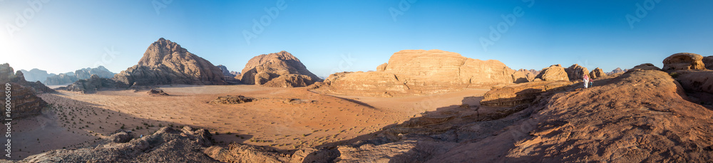 Panorama du désert du Wadi Rum