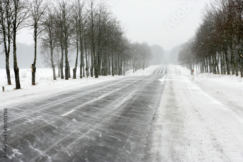 Winter road © VJ