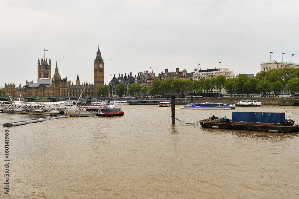 London - tamisa Big ben and houses of parliament, UK