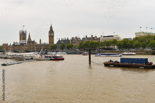 London - tamisa Big ben and houses of parliament, UK photo