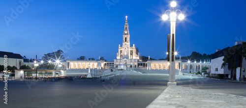 Santuario di Fatima di sera photo