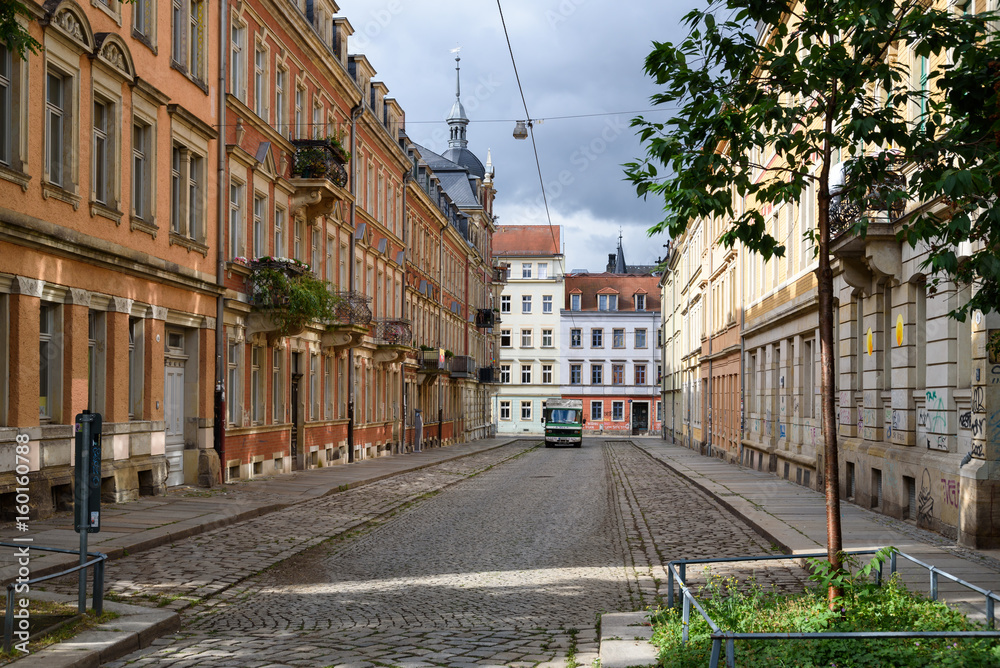 Straße im Szeneviertel Dresden Neustadt - Gründerzeitviertel