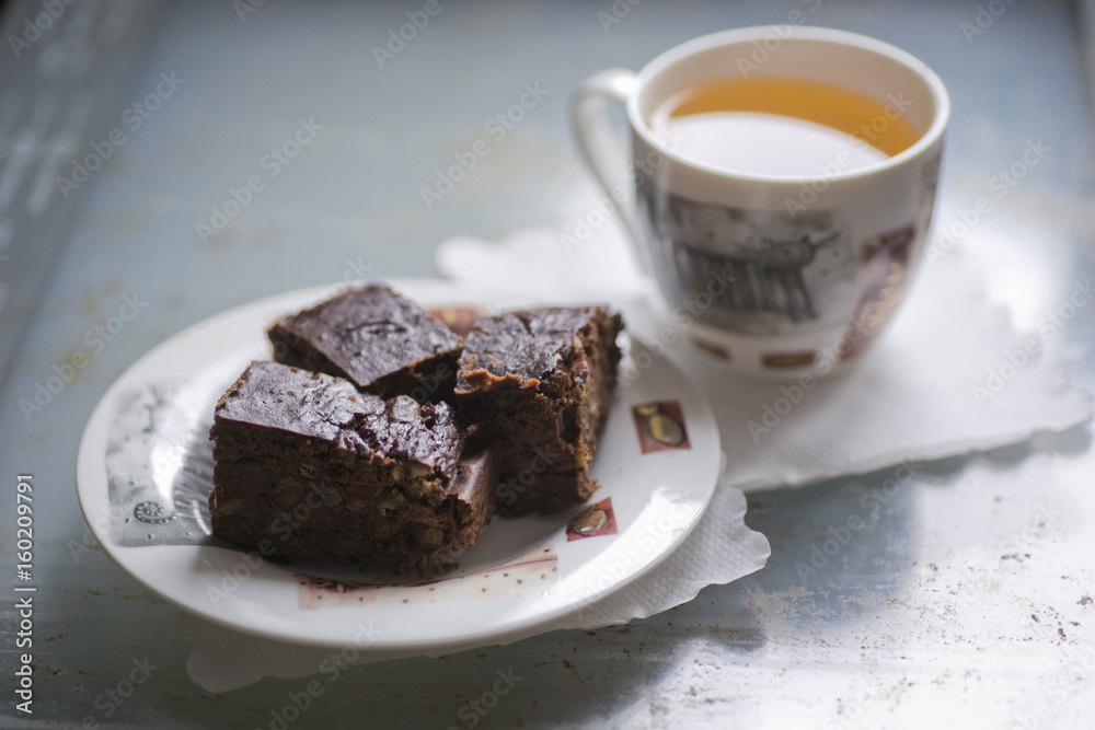 Bezglutenowe brownie z czerwonej fasoli z herbatą Bezglutenowe brownie z czerwonej fasoli z herbatą