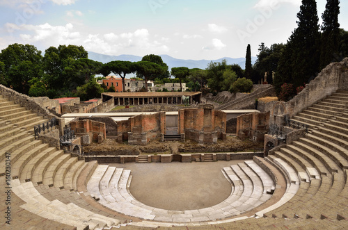 Anfiteatro Pompei Italia photo