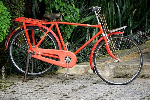 old bikcycle