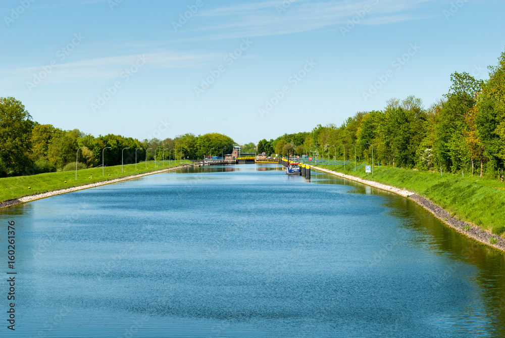 Schleusenkanal der Weser bei Sebbenhausen