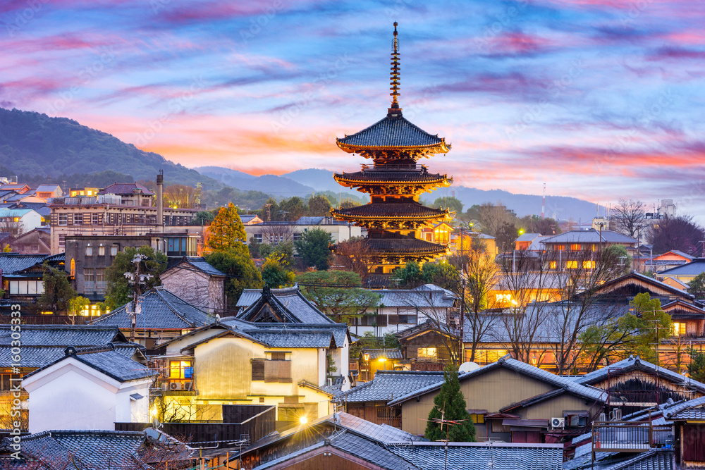 Naklejka premium Kyoto, Japonia Stare miasto Pejzaż miejski