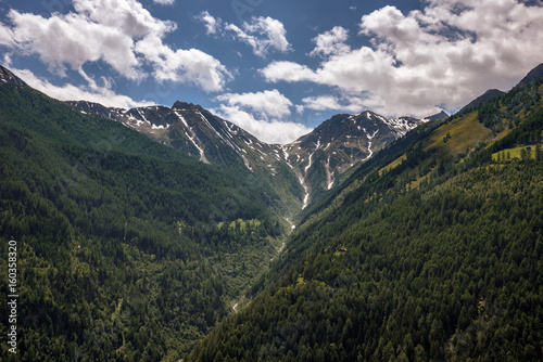 Scenic view of the swiss alps near the italian border. © Overburn
