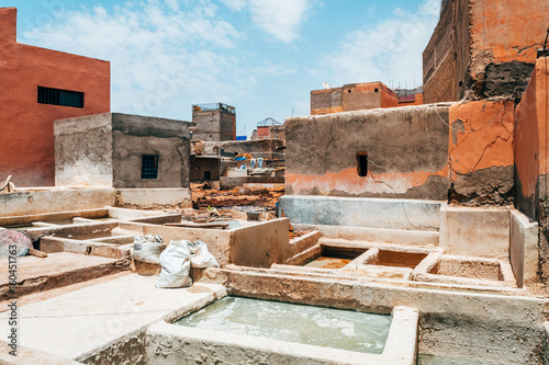Foto colorful leather drying out in a tannery at marrakech, Morocco