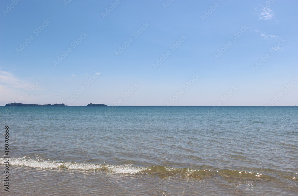 海と砂浜と青空