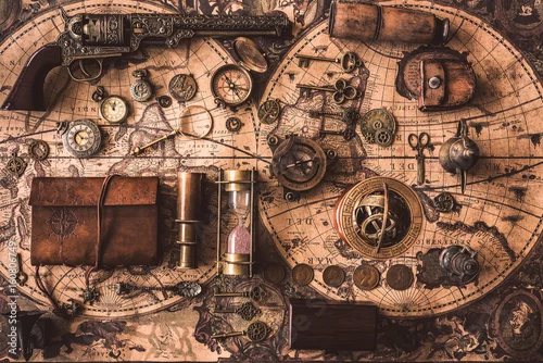 Obraz Kolekcja starych piratów na mapie świata starożytnego