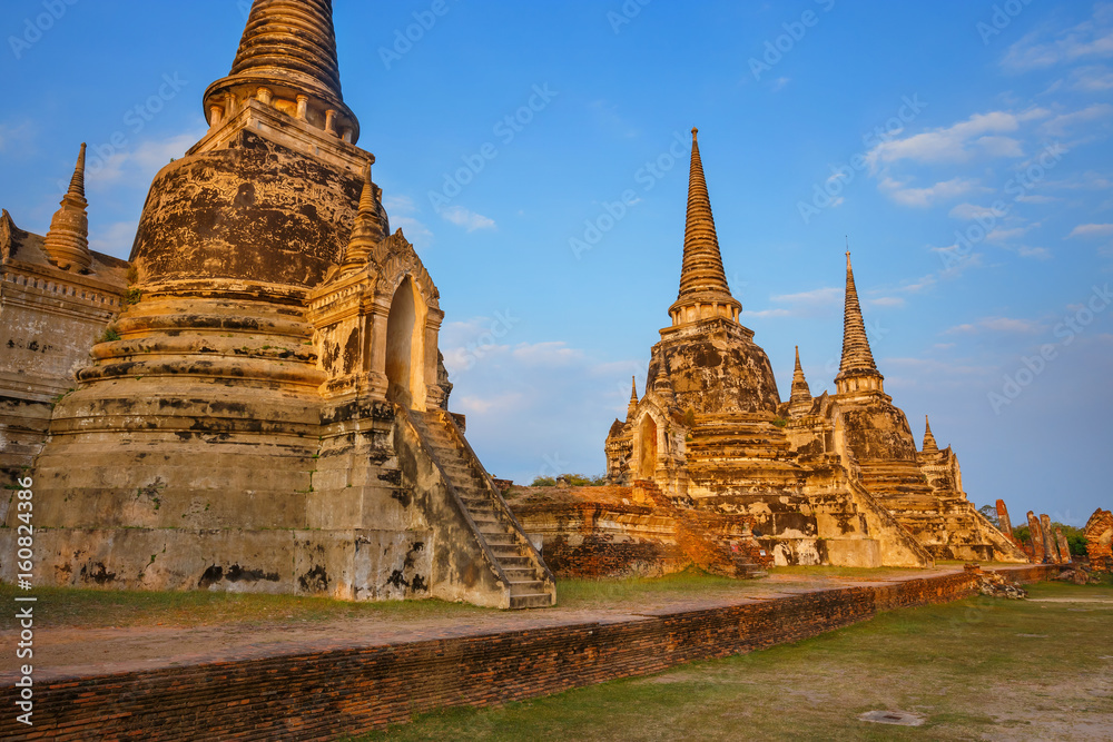 Fototapeta premium Wat Phra Si Sanphet temple in Ayutthaya Historical Park, a UNESCO world heritage site, Thailand