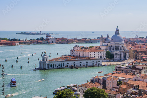 Venedig Santa maria della salute und Kanal von oben © Michael Eichhammer